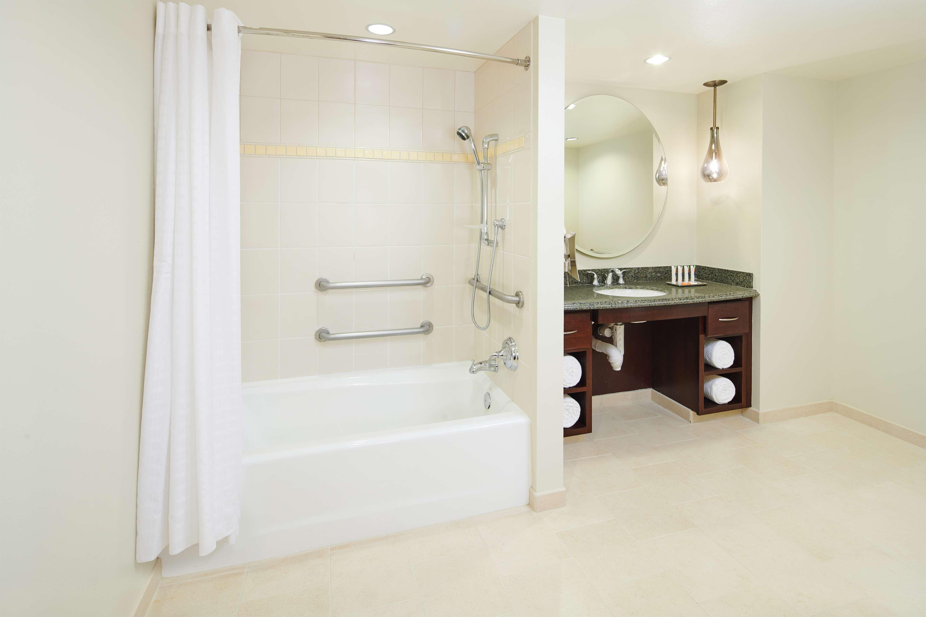 Отель Hilton Grand Vacations Club Grand Waikikian Гонолулу Экстерьер фото