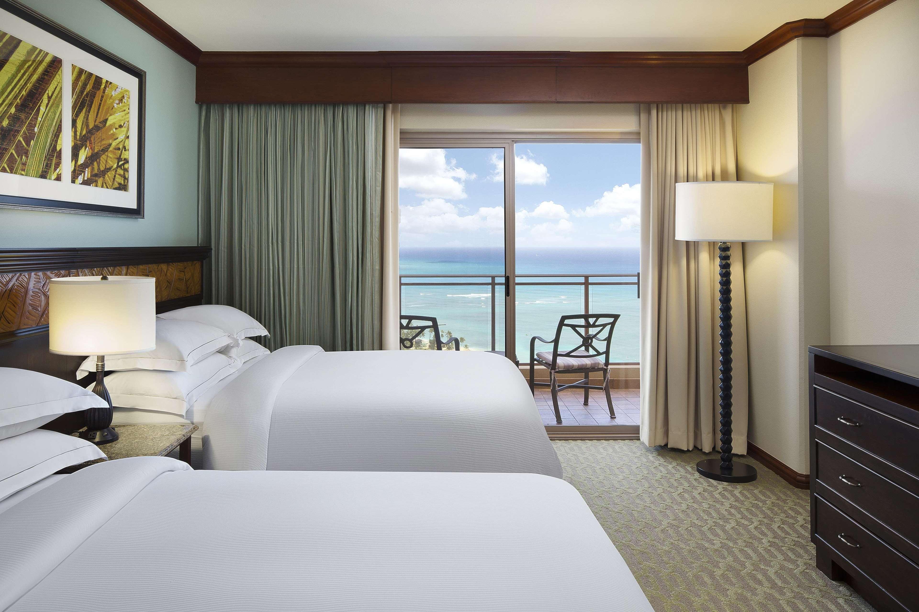 Отель Hilton Grand Vacations Club Grand Waikikian Гонолулу Экстерьер фото