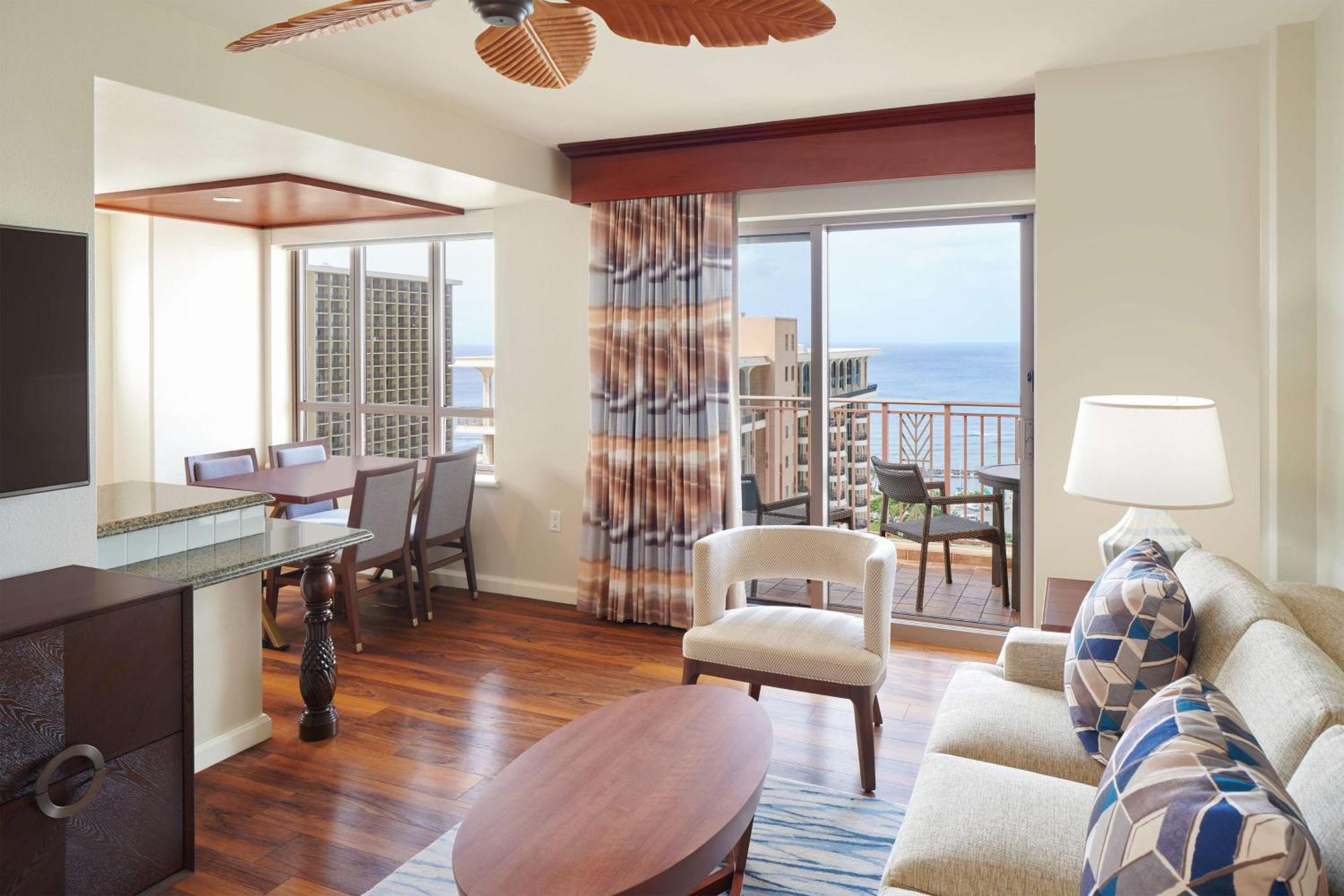 Отель Hilton Grand Vacations Club Grand Waikikian Гонолулу Экстерьер фото