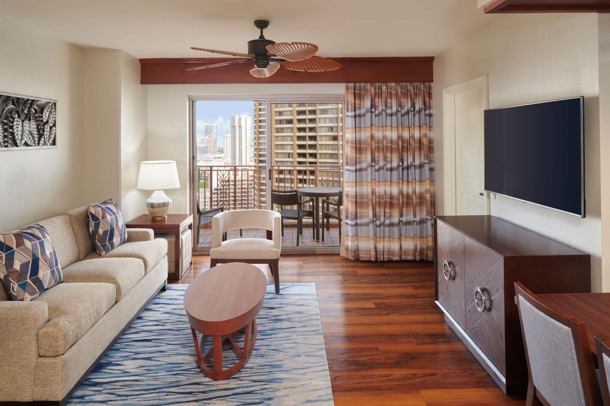 Отель Hilton Grand Vacations Club Grand Waikikian Гонолулу Экстерьер фото